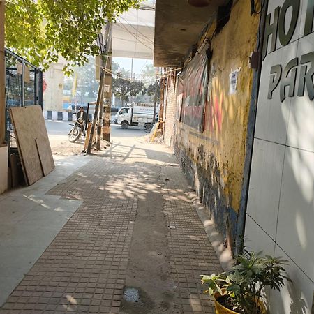 Hotel Metro Park New Delhi Luaran gambar