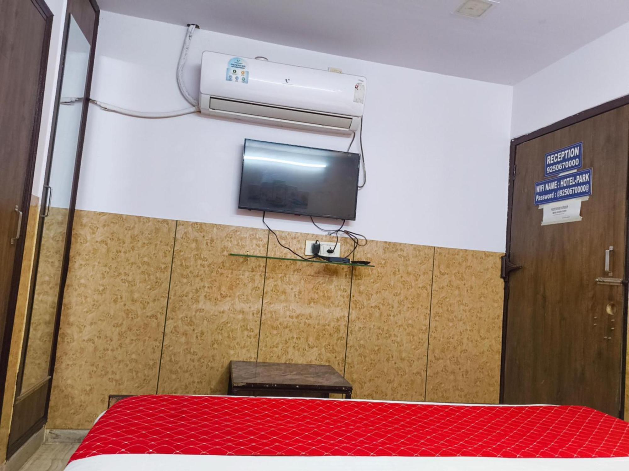 Hotel Metro Park New Delhi Luaran gambar